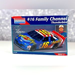 🌱 Monogram 1/24 Scale #16 Family Channel Ted Musgrave Thunderbird